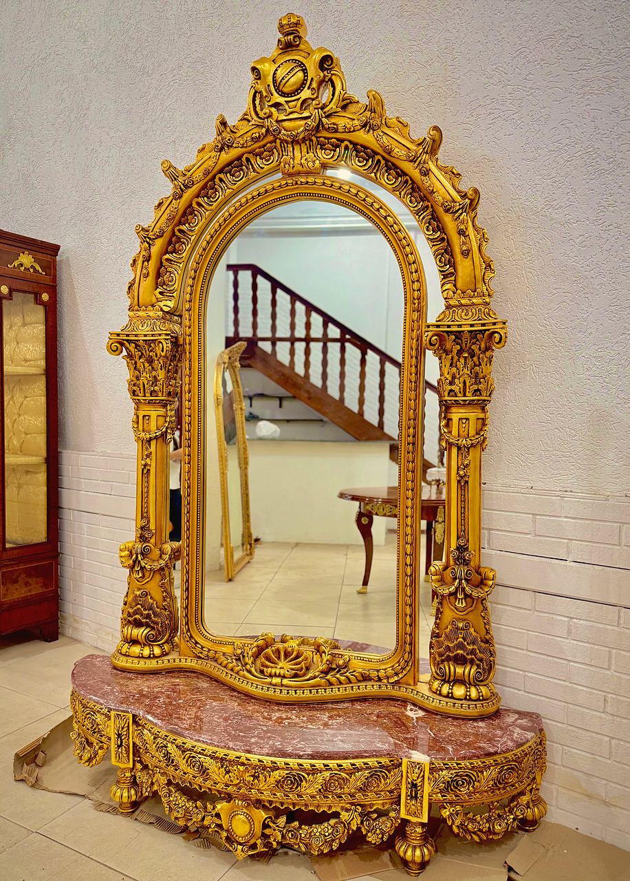 Espelho em Arco com Colunas sobre Aparador Meia-Lua em Mármore — Unique Royal Styles