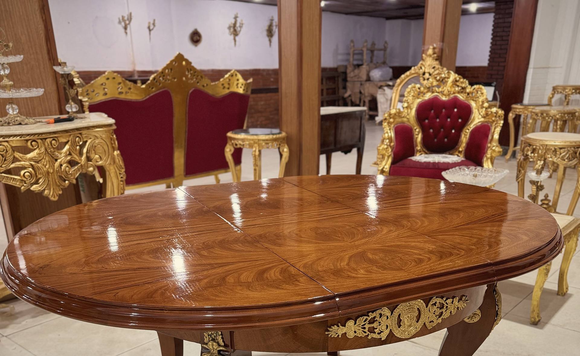 Showroom Unique Royal Styles