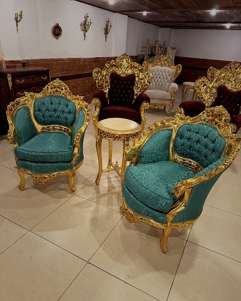 Jogo de Sofá e Poltronas em Capitonê — Unique Royal Styles
